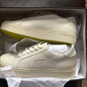 Dolce Vita sneakers